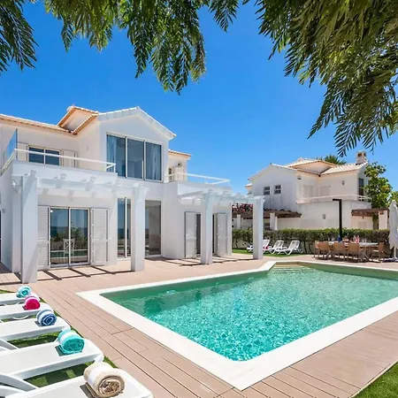 Fabulous Sea Views Villa With Poool